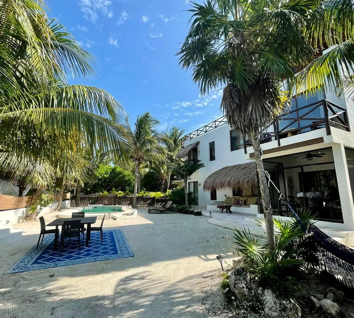 La Puerta Azul Beachfront - Adults Only Isla Holbox 4*,