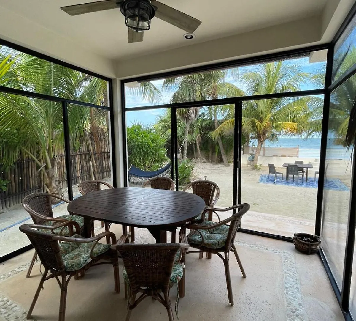 La Puerta Azul Beachfront - Adults Only Isla Holbox 4*,